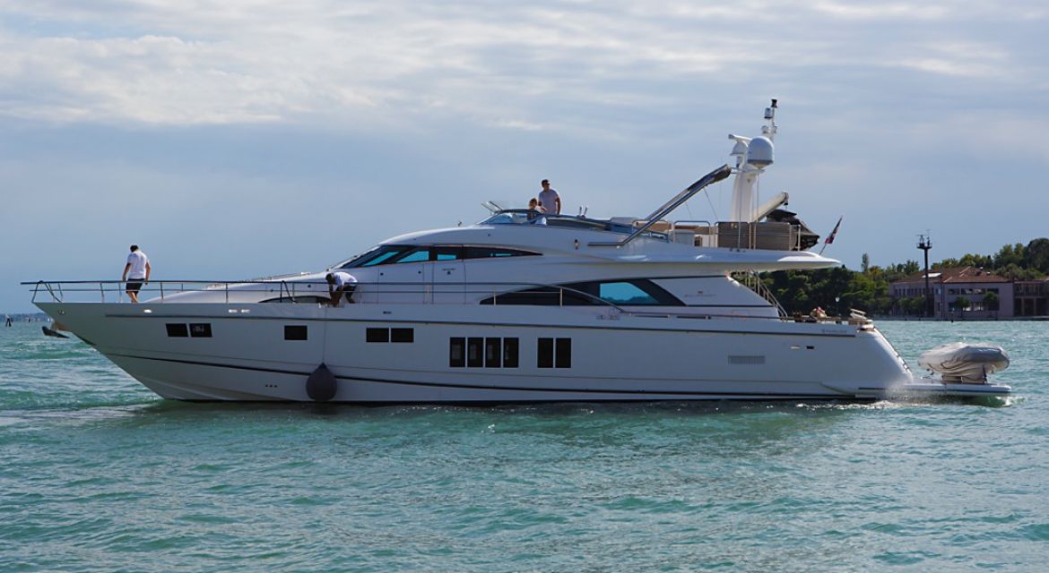 Yacht Fairline Squadron 78 for sale - by yachtingalliance.com